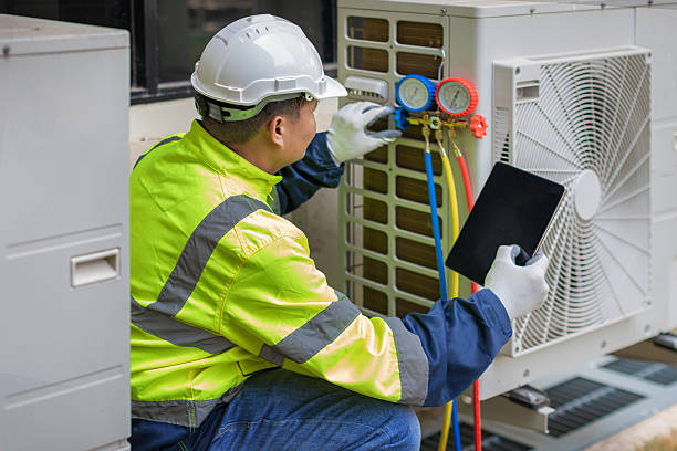 Professional Hvac technician working in Somerset, TX